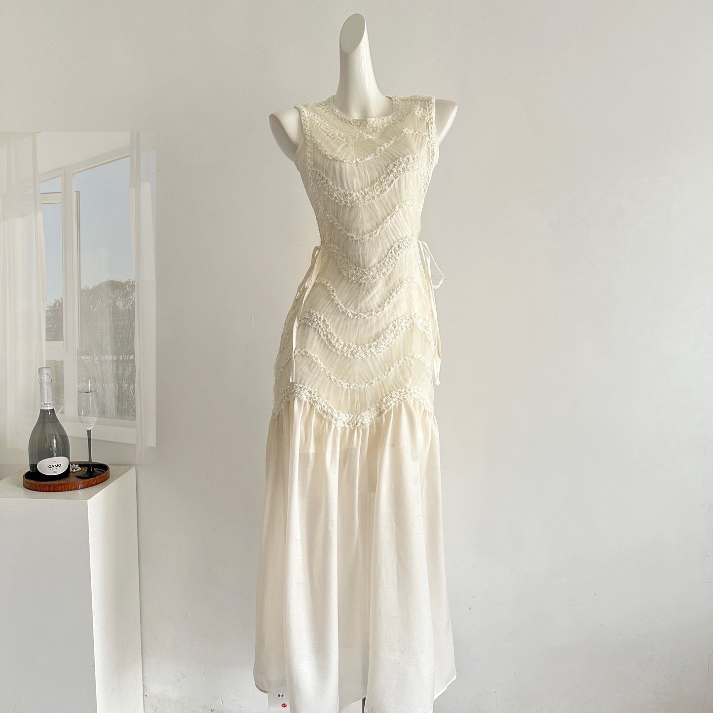Miyu 2025 Spring New Design Sense Heavy Industry Fairy Sleeveless Light Luxury Dress Beach Dress Waist Skinny White Dress