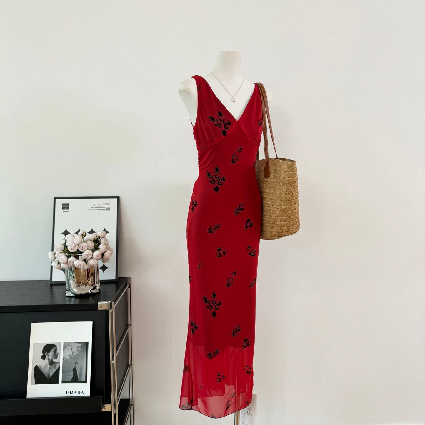 Miyu homemade, red v-neck suspender dress for women's summer waist, hip-wrapped fishtail dress, long red dress, rose.