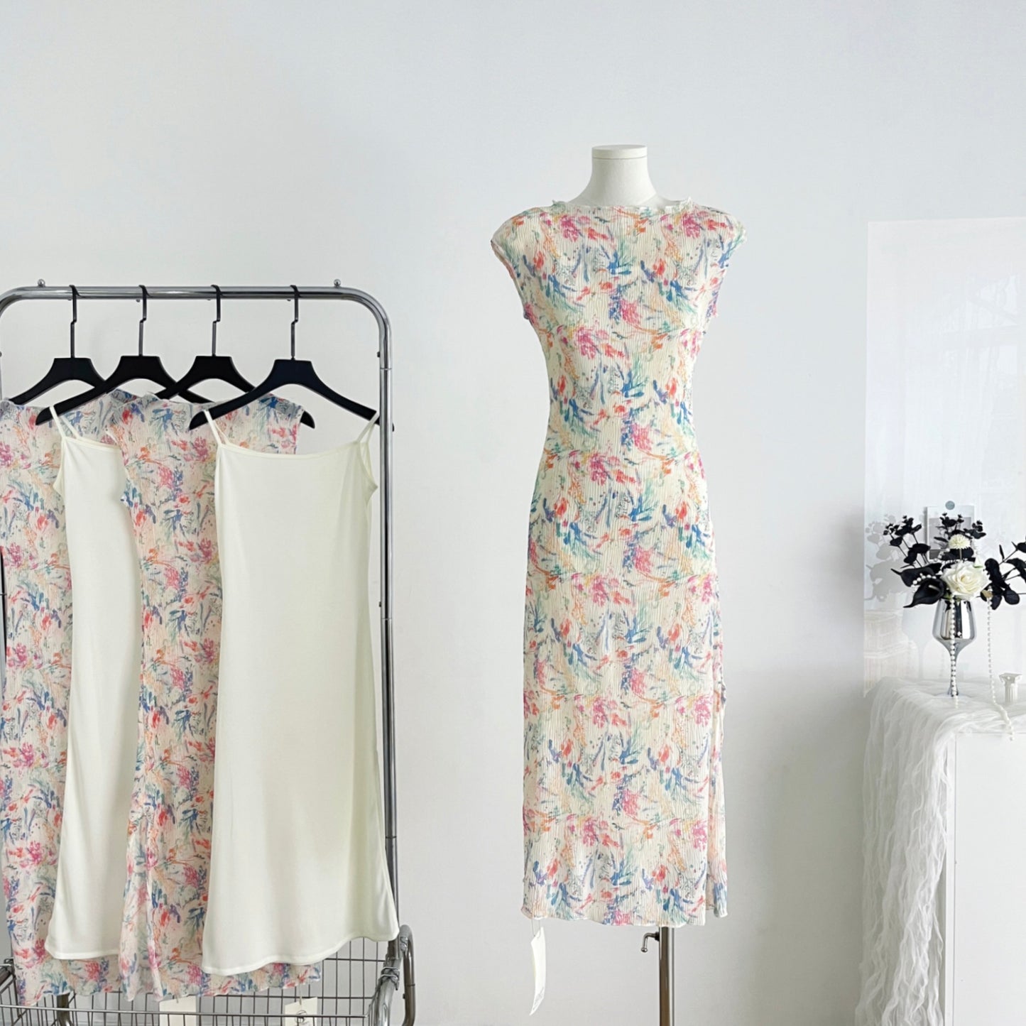 Miyou's homemade fireworks crumpled elastic texture printed oil painting dress with suspender skirt two-piece set