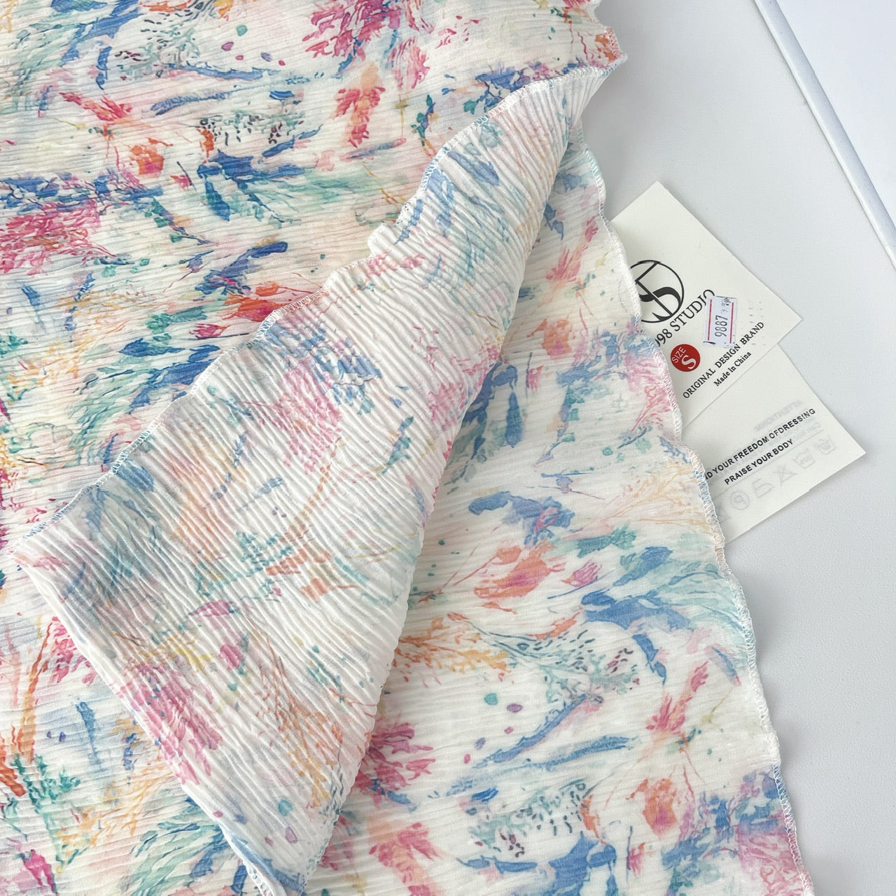 Miyou's homemade fireworks crumpled elastic texture printed oil painting dress with suspender skirt two-piece set