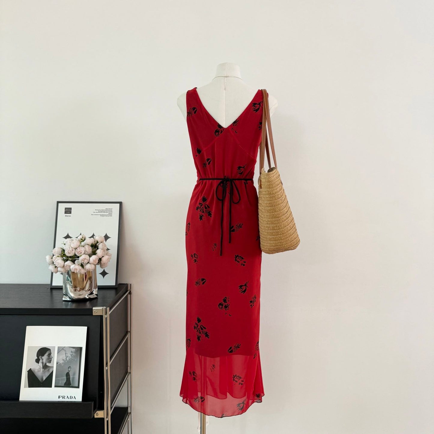 Miyu homemade, red v-neck suspender dress for women's summer waist, hip-wrapped fishtail dress, long red dress, rose.