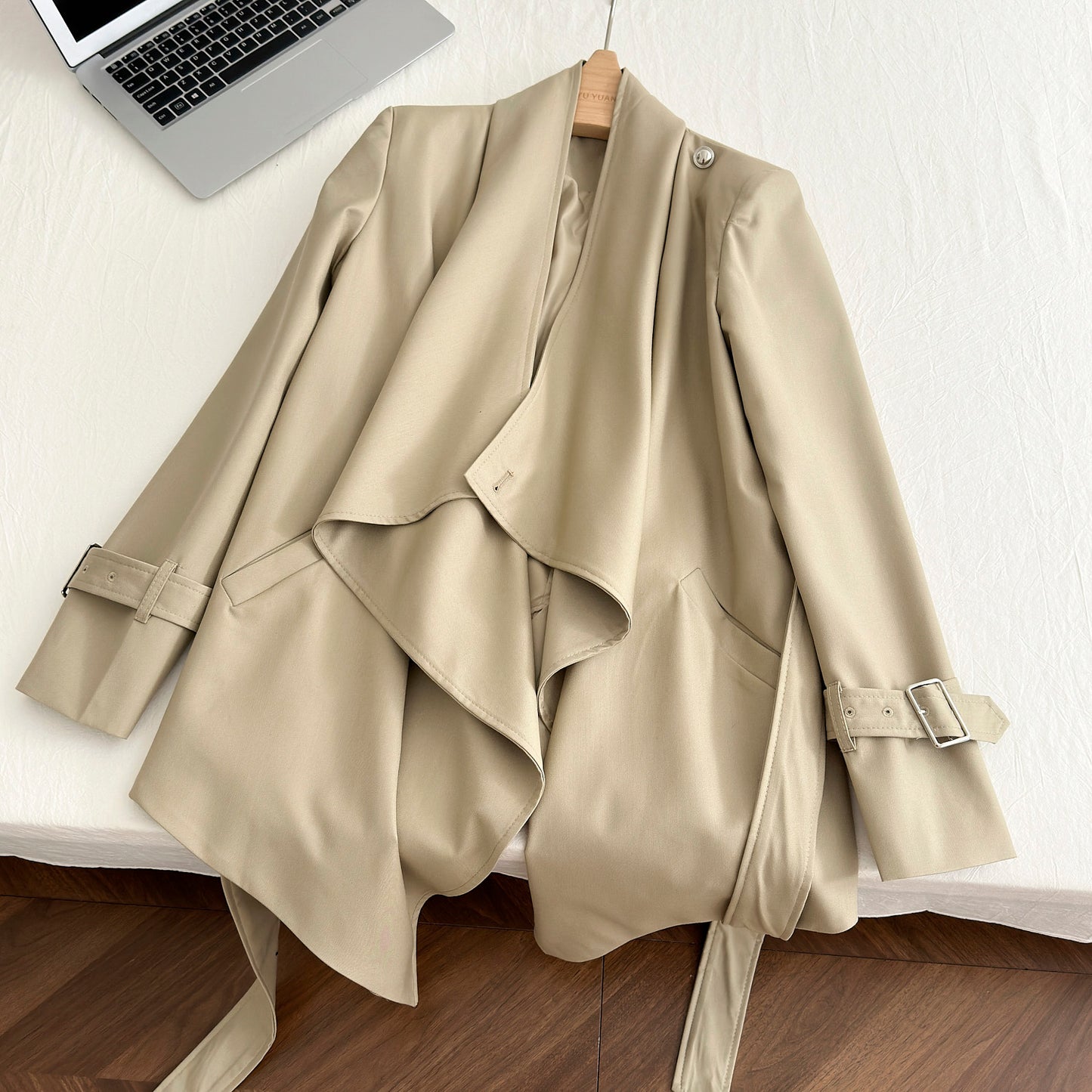 Miyu Homemade Hepburn Style Khaki Retro Temperament Skinny Swinging Neck Lace-Up Windbreaker Women's Autumn Pendant Jacket