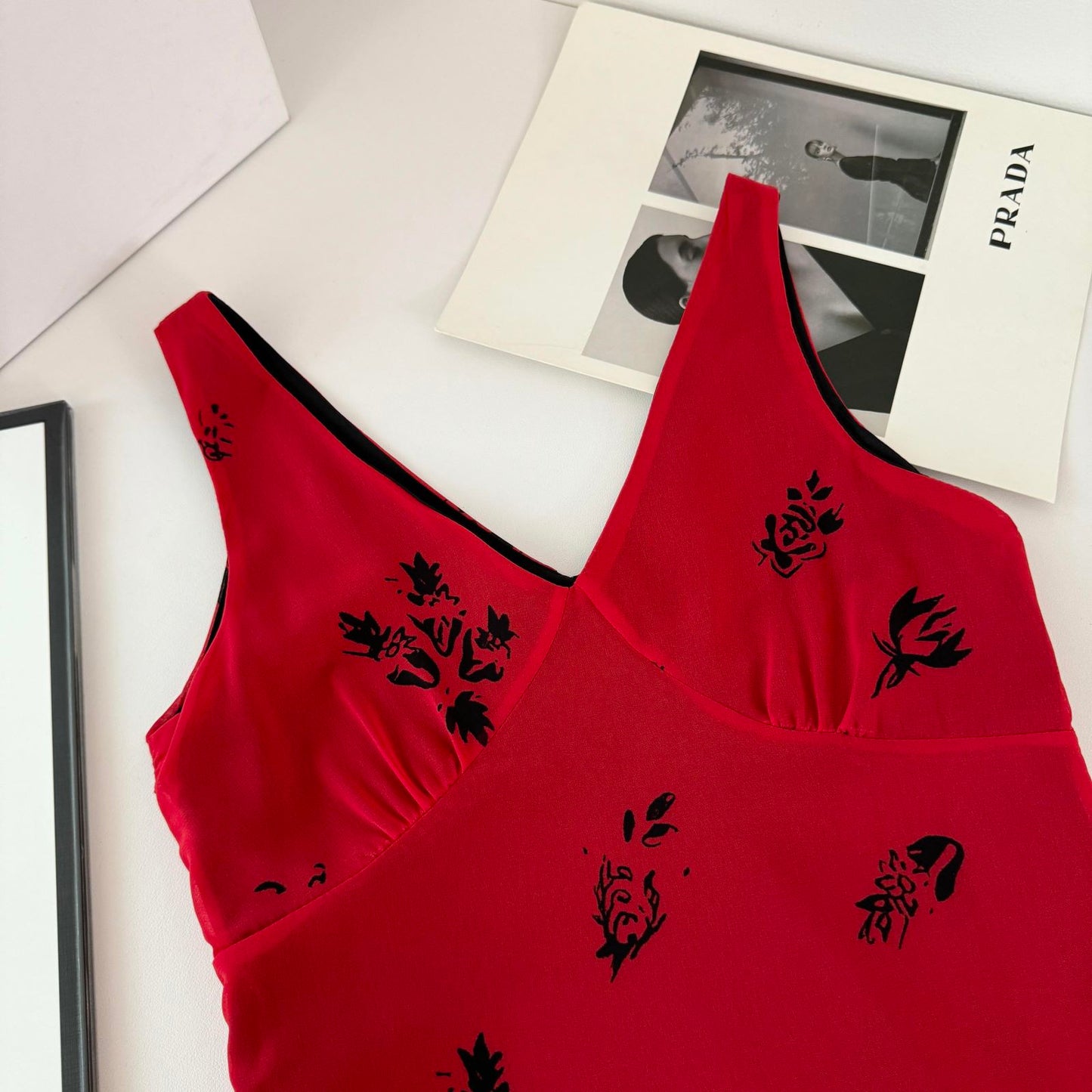 Miyu homemade, red v-neck suspender dress for women's summer waist, hip-wrapped fishtail dress, long red dress, rose.