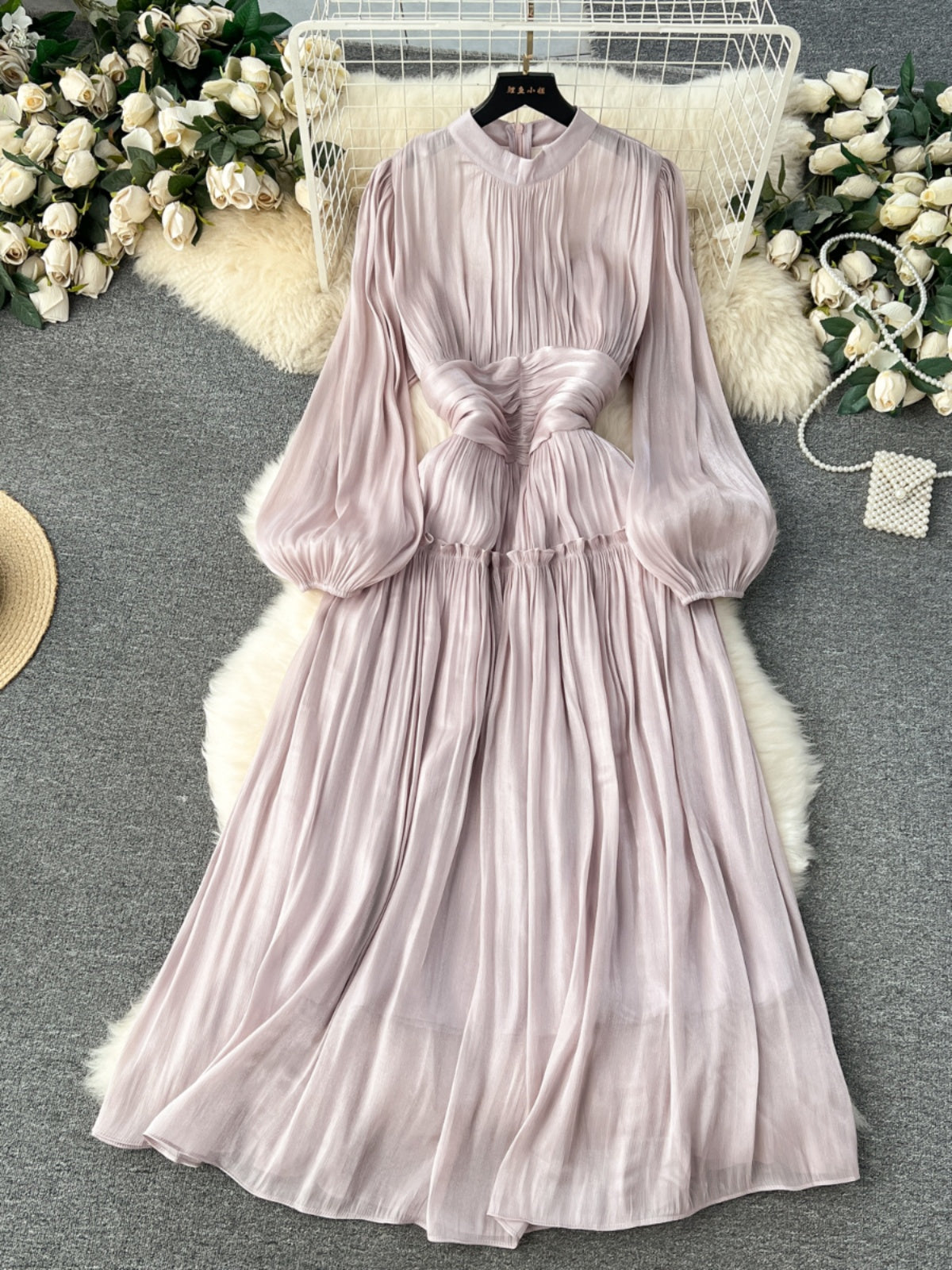 High-end dress women's 2024 early spring new temperament stand-up collar machine pleated waist long bubble sleeve dress