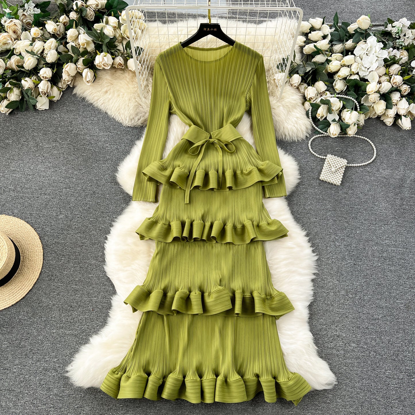 High-end banquet dress, high-end light luxury, niche ruffle edge cake skirt, heavy industry pleated slim-fitting long dress