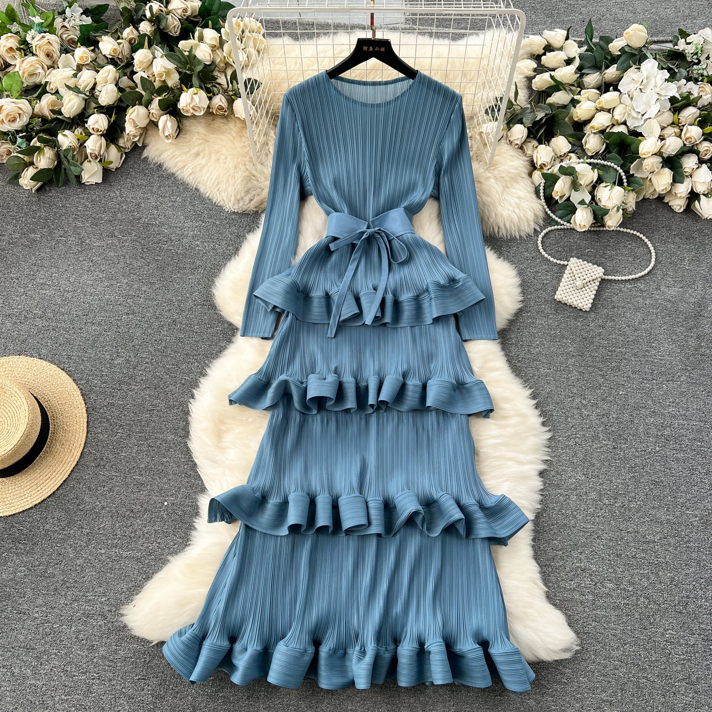 High-end banquet dress, high-end light luxury, niche ruffle edge cake skirt, heavy industry pleated slim-fitting long dress