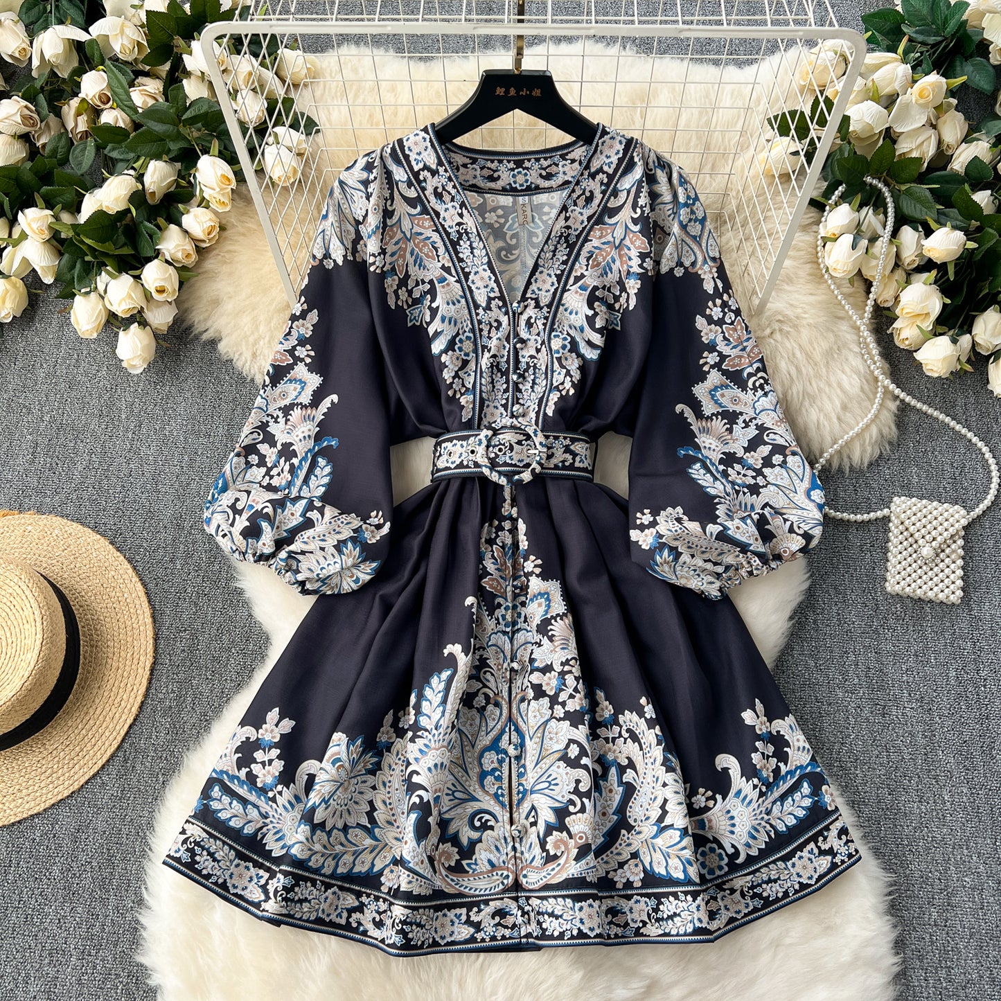 Spring new French retro printing single-breasted V-neck lantern sleeves waist medium and long small dress tide